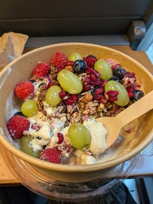 Müsli and yogurt from the fruit bar. at REWE Voll Pflanzlich in Berlin