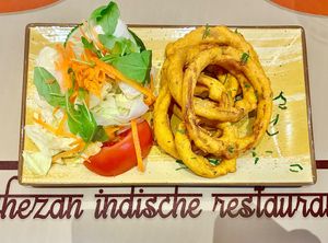 Onion pakoras  at Shezan  in Berlin