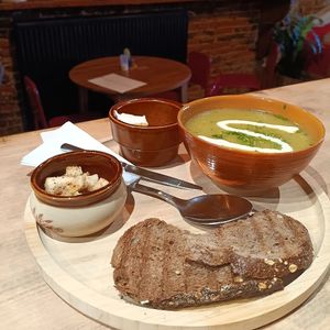 vegan soup with bread at De Salopette in Ghent