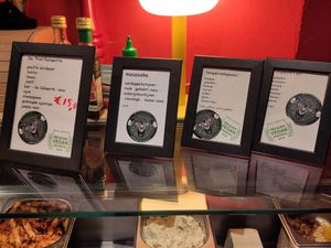 Hot food options at De Salopette in Ghent