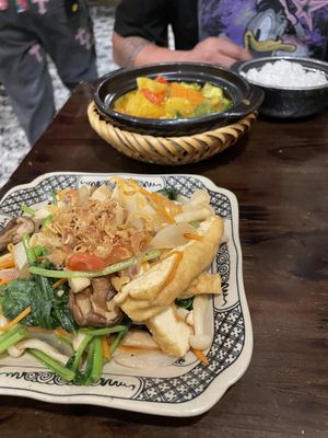 Tofu with vegetables   at MẸT Vietnamese Restaurant & Vegetarian Food - Hang Bac in Hanoi