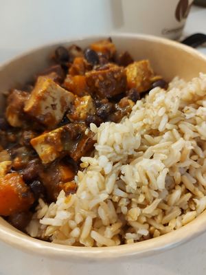 Plat du jour: chilli sin carne at Bio Fred in Geneva