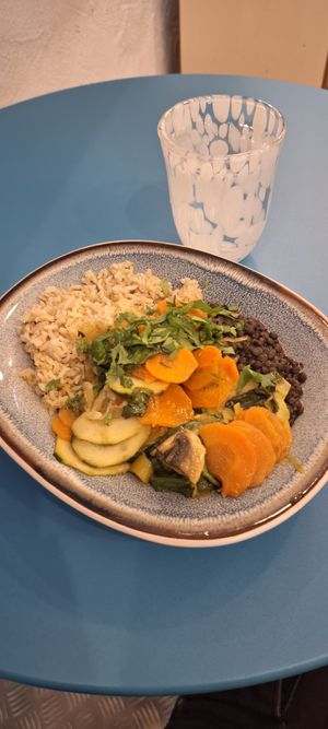 Dahl com lentilhas e espinafre at Bio Fred in Geneva