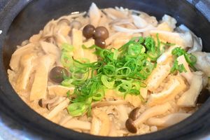 Locally-grown rice cooked in a ceramic pot with seasonal vegetables. at Komedoko Shokudo - こめどこ食堂 in Hiroshima