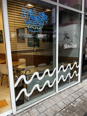 Door sign  at Slow, Cali in Busan