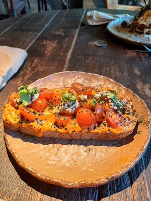 Tomato toast at Honest Greens - Arc de Triomf in Barcelona