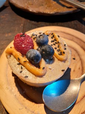  at Honest Greens - Arc de Triomf in Barcelona