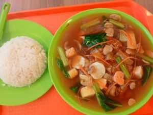 Hor Fan A lot of gravy so added steamed rice 👍 at Shu Vegetarian 蔬方斋 - Yishun in North Singapore