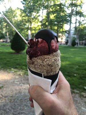 A better photo?  at Sisters Kurtoš in Zagreb