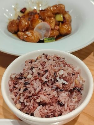 brown rice  at Green Island Vegetarian - 觉正净绿岛素食 in Chengdu