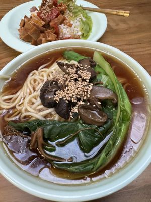   at Su Shan Mian - 素山面素食 - 文殊院店 in Chengdu