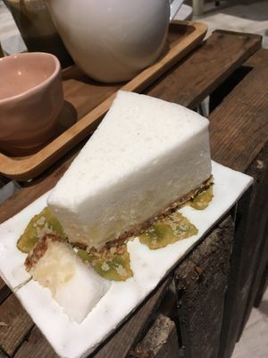 Cheesecake poire coco  at Green Café in Orleans