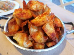 Chunky rock potatoes with smoked paprika at To Kare Tou Meze - Το Καρέ του Μεζέ in Itea
