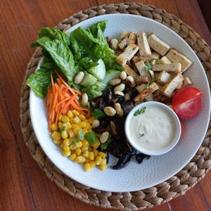 Healthy salad bowls, we are happy to customer your bowls 😍 at O Baba Vegan in Denpasar