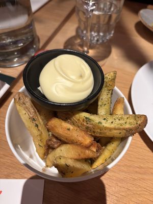 Frietjes met vegan mayo   at De Utrechter Stadsbrasserie en Bar in Utrecht