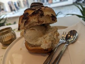Oreo Schnecke mit Apfelstrudel Eis at From Julia in Salzburg
