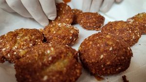 Falafel Bites at Falafelo Street Food in Athens