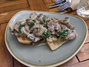 Garlic mushrooms at The OakTree in Leigh-on-sea