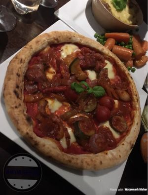 Vegan pizza #mynutrifuel at The OakTree in Leigh-on-sea
