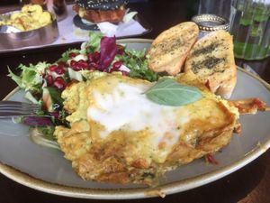 Cheesey lasagne and garlic bread at The OakTree in Leigh-on-sea