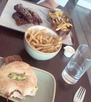 Bacon and avocado bagel and ribs with mac n cheese and fries  at The OakTree in Leigh-on-sea