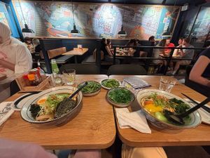 We hadden wat extra wakame en edamme, maar dat was niet nodig (maar wel lekker) at Takumi  in Utrecht