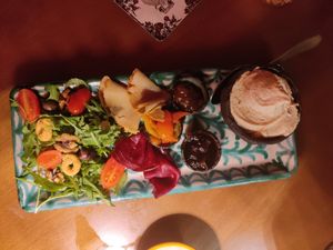 Hummus at Settebello Ristorante in Madrid