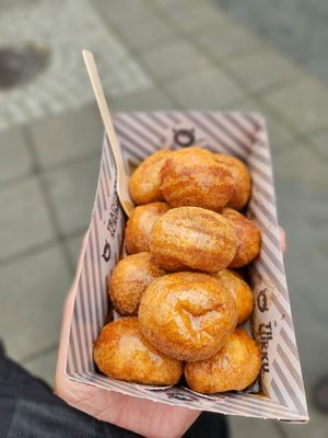 Cinnamon and caramel sauce at Loo Koo Mas in Reykjavik