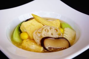 Braised fried tofu and vegetables with vegan say sauce at Chinese Dining JUEN - チャイニーズダイニング JUEN in Morioka