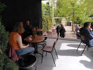 Nice terrace and sitting area at Icekootje in Wageningen