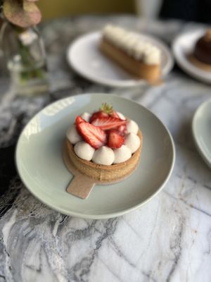  Strawberry tonka tart  at Giardino - Pop-Up in Paris