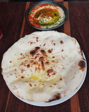 Humus, el mejor que he probado en la ciudad at Cafe Zorba in Medellin