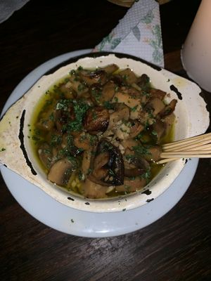 Champiñones garlic mushrooms - the BEST at Cafe Zorba in Medellin