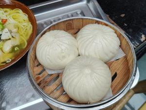 mushroom and vegetables bun (菌菇青菜包) at Daci Temple Vegetarian Food - 大慈寺素斋 in Chengdu