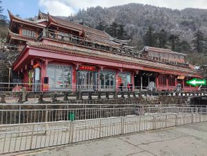  at Jieyin Temple - 接引寺素斋 in Emeishan