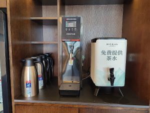 Free flow of water at Jieyin Temple - 接引寺素斋 in Emeishan