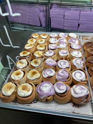 Specials July 2024: fig jelly/orange blossom and lavender/lime cream at Have a Roll in Utrecht