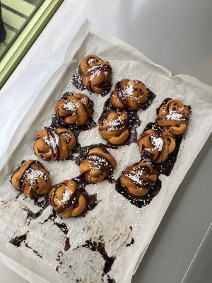 Only on weekends: kaneelbullar  at Have a Roll in Utrecht