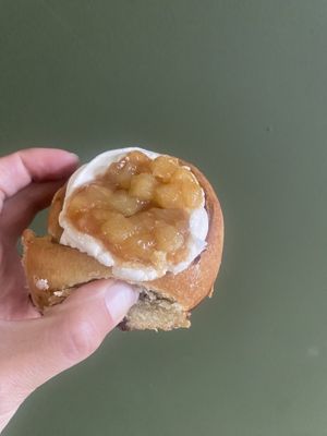 Apple cinnamon  at Have a Roll in Utrecht