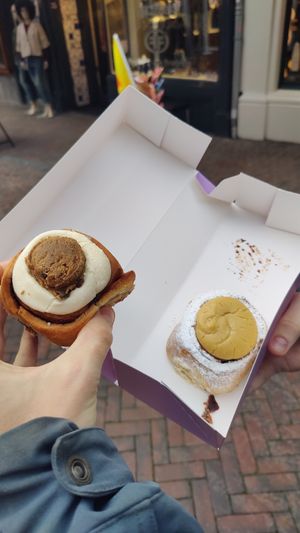 Cookie dough and custard at Have a Roll in Utrecht