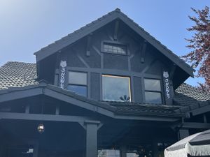   at 3 Howls Remedy House in Vancouver