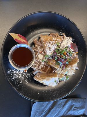 Jackfruit chick’n & waffles  at 3 Howls Remedy House in Vancouver