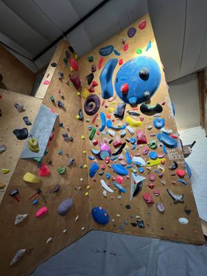 Climbing  at La Grange in Larchant