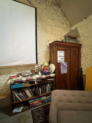 Chill zone with movie projections and games  at La Grange in Larchant