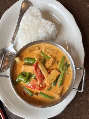 Tofu red curry   at Plearn Park in Woburn