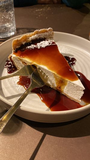 Cheesecake con caramello  at Osteria L'Angolo Divino in Rimini