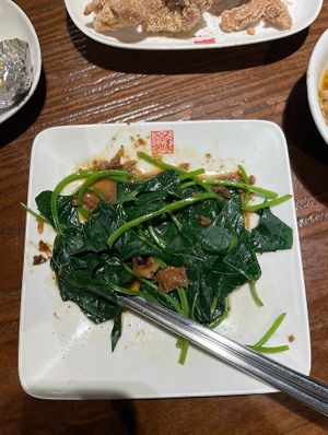 Sweet Potato leaves & soy mince at Chun Shui Tang (Park Lane by CMP Branch) - 春水堂 in Taichung
