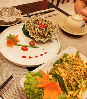 Fig Salad in sesame cracker at Tĩnh Garden Vegetarian in Hue