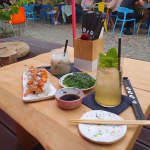 Shrimp Cheese Nachos Roll with vegan Wakame at Tsunami in Poznan