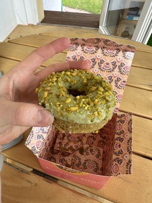 Pistazien-Kuchen-Donut  at Brammibal's Donuts - Schöneberg   in Berlin